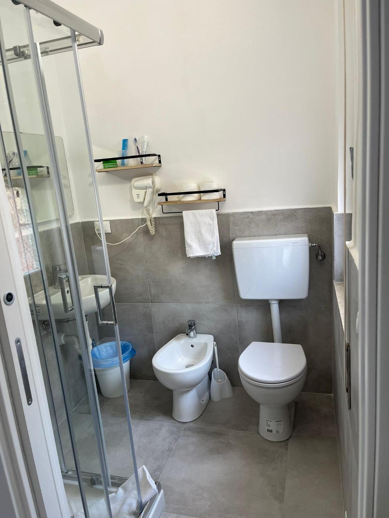 Hotel Geppi Pietra Ligure Kültér fotó