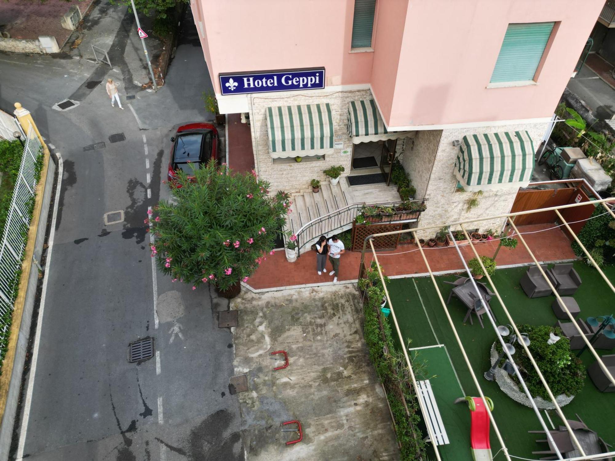 Hotel Geppi Pietra Ligure Kültér fotó